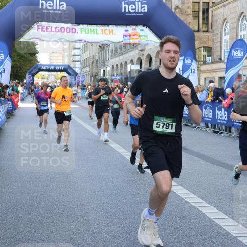 07.09.2025 - BARMER Alsterlauf Strokosch-Dieckow http://msf.ph/oto/8721677 07.09.2025 09:56:48 Ziel 2037, 2076, 2195, 2216, 2406, 2606, 2724, 2819, 3267, 3362, 3381, 3434, 3552, 3721, 4328, 4407, 4416, 4672, 4767, 4809, 4842, 4844, 4857, 5136, 5293, 5377, 5397, 5609, 5912, 5978, 5987, 6075, 6150, 6151, 8034, 8383 meine-sportfotos.de