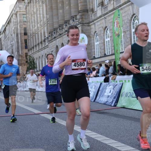 07.09.2025 - BARMER Alsterlauf Strokosch-Dieckow http://msf.ph/oto/8721698 07.09.2025 09:55:15 Ziel 2302, 2429, 2751, 3821, 4014, 4386, 4580, 4956, 5055, 5169, 5195, 5398, 5462, 5527, 6079, 6106, 6215, 8303 meine-sportfotos.de