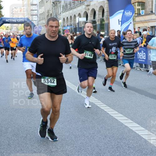 07.09.2025 - BARMER Alsterlauf Strokosch-Dieckow http://msf.ph/oto/8721704 07.09.2025 09:56:43 Ziel 2037, 2216, 2406, 2606, 2724, 2750, 2819, 2903, 2998, 3191, 3362, 3381, 3434, 3552, 3721, 4235, 4328, 4407, 4416, 4767, 4809, 4842, 4844, 5006, 5115, 5135, 5136, 5293, 5377, 5397, 5609, 5664, 5688, 5912, 5978, 6075, 6093, 6150, 6151, 6274, 8065, 8315, 8479 meine-sportfotos.de