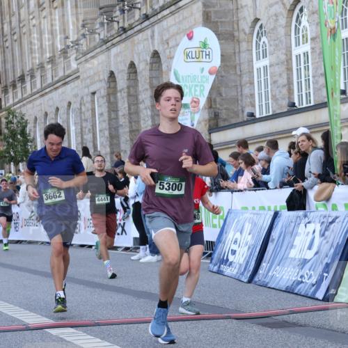 07.09.2025 - BARMER Alsterlauf Strokosch-Dieckow http://msf.ph/oto/8721720 07.09.2025 09:55:25 Ziel 3048, 3115, 3646, 3662, 4275, 4386, 4441, 4786, 4965, 4980, 5300, 5607, 6143 meine-sportfotos.de