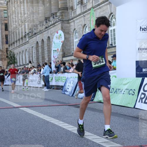 07.09.2025 - BARMER Alsterlauf Strokosch-Dieckow http://msf.ph/oto/8721726 07.09.2025 09:55:27 Ziel 2514, 3048, 3115, 3646, 3662, 3951, 4275, 4386, 4441, 4786, 4965, 4980, 5300, 5330, 5607, 6143 meine-sportfotos.de