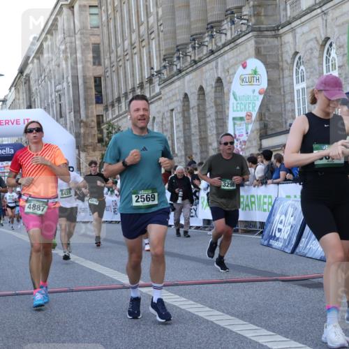 07.09.2025 - BARMER Alsterlauf Strokosch-Dieckow http://msf.ph/oto/8721778 07.09.2025 09:55:48 Ziel 2374, 2516, 2569, 2800, 3211, 3298, 3831, 3961, 4657, 4839, 4887, 5011, 5535, 5675, 5713, 8016, 8159, 8407 meine-sportfotos.de