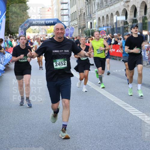 07.09.2025 - BARMER Alsterlauf Strokosch-Dieckow http://msf.ph/oto/8721823 07.09.2025 09:56:27 Ziel 2507, 2582, 2750, 2752, 2763, 2797, 2903, 2908, 2998, 3191, 3456, 3568, 3615, 3802, 3970, 3988, 4105, 4235, 4338, 5004, 5006, 5115, 5135, 5160, 5504, 5562, 5637, 5664, 5688, 5750, 5791, 5895, 5977, 6093, 6138, 6206, 6269, 6274, 8014, 8065, 8210, 8315, 8366, 8427, 8479 meine-sportfotos.de