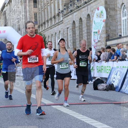 07.09.2025 - BARMER Alsterlauf Strokosch-Dieckow http://msf.ph/oto/8721876 07.09.2025 09:56:34 Ziel 2022, 2150, 2151, 2152, 2245, 2341, 2568, 2664, 2665, 2722, 2868, 3005, 3188, 3365, 3869, 4121, 4490, 4646, 4824, 5375, 6034, 6170, 6186, 8500 meine-sportfotos.de