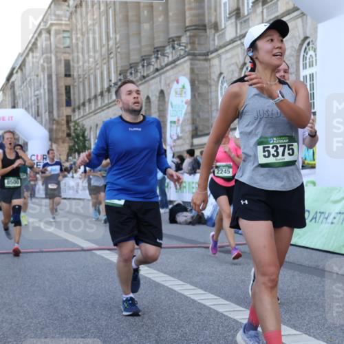 07.09.2025 - BARMER Alsterlauf Strokosch-Dieckow http://msf.ph/oto/8721884 07.09.2025 09:56:36 Ziel 2022, 2150, 2151, 2152, 2245, 2341, 2452, 2568, 2664, 2665, 2722, 2868, 3188, 3869, 4121, 4490, 4646, 4824, 5375, 5925, 6034, 6170, 6186, 8500 meine-sportfotos.de