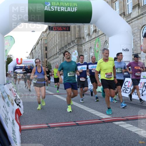 07.09.2025 - BARMER Alsterlauf Strokosch-Dieckow http://msf.ph/oto/8721897 07.09.2025 09:56:40 Ziel 2022, 2150, 2151, 2152, 2245, 2341, 2437, 2452, 2664, 2665, 2722, 2868, 3188, 3752, 3869, 3963, 4121, 4479, 4490, 4507, 4508, 4565, 4706, 4824, 5739, 5925, 6186, 6187, 6223, 8007, 8500 meine-sportfotos.de