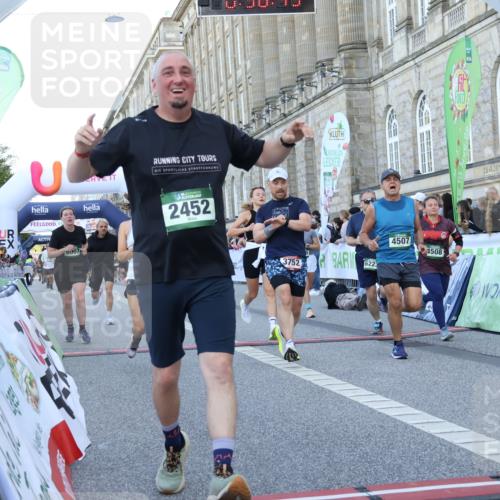 07.09.2025 - BARMER Alsterlauf Strokosch-Dieckow http://msf.ph/oto/8721912 07.09.2025 09:56:44 Ziel 2022, 2150, 2151, 2152, 2437, 2452, 2664, 2665, 2722, 3752, 3869, 3963, 4121, 4479, 4490, 4507, 4508, 4565, 4706, 5081, 5739, 5925, 6187, 6223, 8007 meine-sportfotos.de