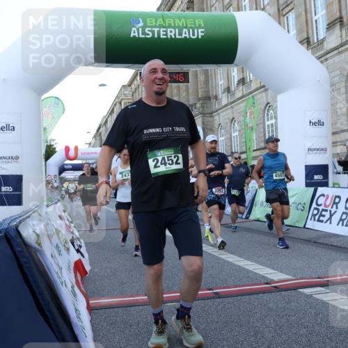 07.09.2025 - BARMER Alsterlauf Strokosch-Dieckow http://msf.ph/oto/8721915 07.09.2025 09:56:44 Ziel 2022, 2150, 2151, 2152, 2437, 2452, 2664, 2665, 2722, 3752, 3869, 3963, 4121, 4479, 4490, 4507, 4508, 4565, 4706, 5081, 5739, 5925, 6187, 6223, 8007 meine-sportfotos.de