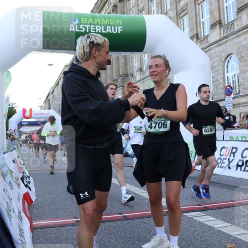 07.09.2025 - BARMER Alsterlauf Strokosch-Dieckow http://msf.ph/oto/8721940 07.09.2025 09:56:53 Ziel 2003, 2320, 2512, 2530, 3080, 3251, 3371, 3696, 4236, 4237, 4338, 4776, 5081, 5304, 5308, 5342, 5349, 5481, 5529, 5791, 5805, 6089, 8148, 8210 meine-sportfotos.de
