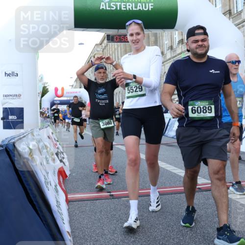 07.09.2025 - BARMER Alsterlauf Strokosch-Dieckow http://msf.ph/oto/8721953 07.09.2025 09:56:57 Ziel 2003, 2320, 2512, 2530, 2763, 3080, 3251, 3371, 3656, 3696, 3970, 4236, 4237, 4338, 4750, 4776, 5304, 5308, 5342, 5349, 5481, 5529, 5637, 5791, 5805, 6089, 6138, 8148, 8210 meine-sportfotos.de