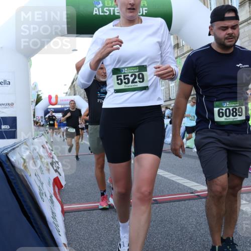 07.09.2025 - BARMER Alsterlauf Strokosch-Dieckow http://msf.ph/oto/8721954 07.09.2025 09:56:57 Ziel 2003, 2320, 2512, 2530, 2763, 3080, 3251, 3371, 3656, 3696, 3970, 4236, 4237, 4338, 4750, 4776, 5304, 5308, 5342, 5349, 5481, 5529, 5637, 5791, 5805, 6089, 6138, 8148, 8210 meine-sportfotos.de