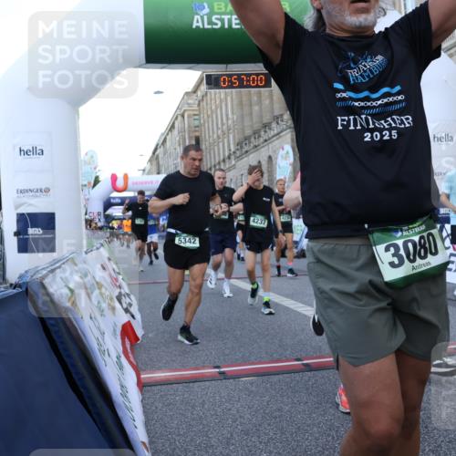 07.09.2025 - BARMER Alsterlauf Strokosch-Dieckow http://msf.ph/oto/8721959 07.09.2025 09:56:59 Ziel 2003, 2512, 2530, 2763, 2797, 2908, 3080, 3251, 3371, 3656, 3696, 3970, 4236, 4237, 4338, 4750, 4776, 5304, 5342, 5349, 5481, 5529, 5637, 5791, 6138, 8148, 8210 meine-sportfotos.de