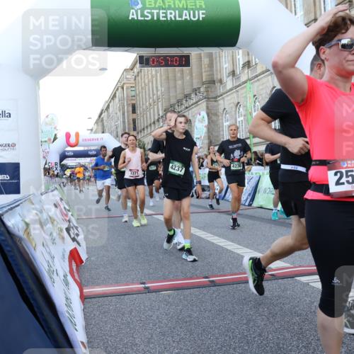 07.09.2025 - BARMER Alsterlauf Strokosch-Dieckow http://msf.ph/oto/8721962 07.09.2025 09:57:00 Ziel 2003, 2512, 2763, 2797, 2908, 3080, 3251, 3371, 3656, 3696, 3970, 4236, 4237, 4338, 4750, 4776, 5342, 5349, 5481, 5637, 5791, 5895, 6138, 6206, 6269, 8148, 8210 meine-sportfotos.de