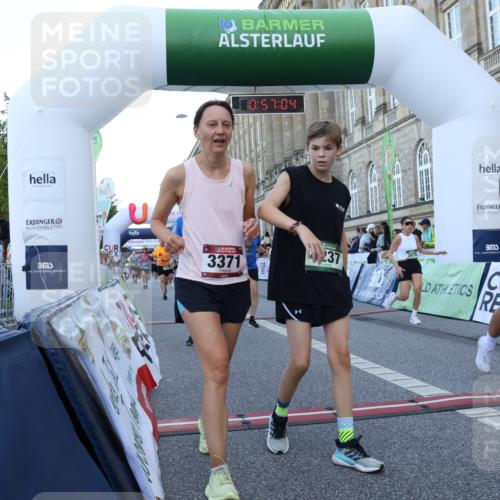 07.09.2025 - BARMER Alsterlauf Strokosch-Dieckow http://msf.ph/oto/8721970 07.09.2025 09:57:02 Ziel 2763, 2797, 2908, 3371, 3656, 3696, 3970, 4235, 4236, 4237, 4338, 4750, 5342, 5637, 5791, 5895, 5977, 6138, 6206, 6269, 6274, 8014, 8148, 8210, 8427 meine-sportfotos.de