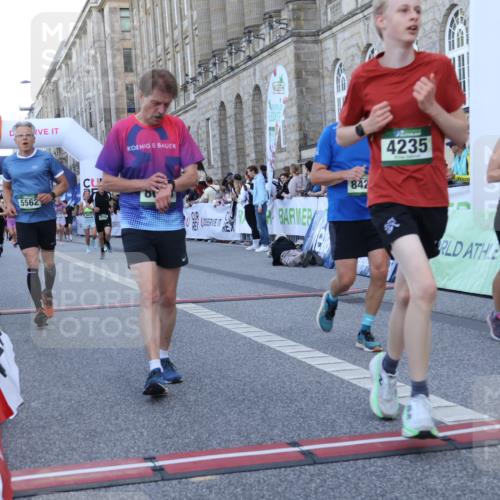 07.09.2025 - BARMER Alsterlauf Strokosch-Dieckow http://msf.ph/oto/8721995 07.09.2025 09:57:10 Ziel 2507, 2750, 2752, 2797, 2908, 4105, 4235, 5504, 5562, 5688, 5895, 5977, 6206, 6269, 6274, 8014, 8366, 8427 meine-sportfotos.de