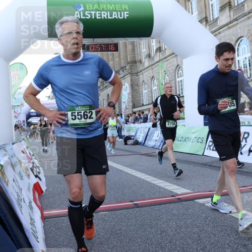 07.09.2025 - BARMER Alsterlauf Strokosch-Dieckow http://msf.ph/oto/8722009 07.09.2025 09:57:14 Ziel 2507, 2582, 2750, 2752, 3456, 3615, 3802, 3988, 4105, 4235, 5115, 5135, 5160, 5504, 5562, 5688, 5750, 8366, 8427 meine-sportfotos.de