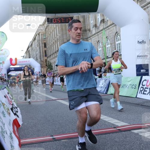 07.09.2025 - BARMER Alsterlauf Strokosch-Dieckow http://msf.ph/oto/8722011 07.09.2025 09:57:16 Ziel 2507, 2582, 2750, 2752, 2903, 3191, 3456, 3568, 3615, 3802, 3988, 5004, 5006, 5115, 5135, 5160, 5504, 5664, 5688, 5750, 6093, 8479 meine-sportfotos.de