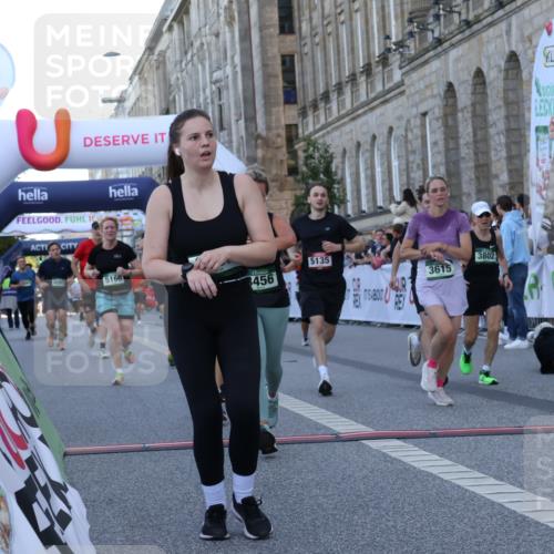 07.09.2025 - BARMER Alsterlauf Strokosch-Dieckow http://msf.ph/oto/8722014 07.09.2025 09:57:17 Ziel 2507, 2582, 2750, 2752, 2903, 3191, 3456, 3552, 3568, 3615, 3802, 3988, 5004, 5006, 5115, 5135, 5160, 5504, 5664, 5688, 5750, 6093, 8065, 8479 meine-sportfotos.de