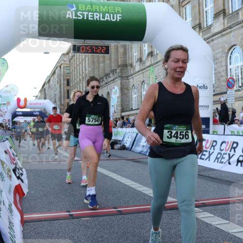 07.09.2025 - BARMER Alsterlauf Strokosch-Dieckow http://msf.ph/oto/8722025 07.09.2025 09:57:21 Ziel 2406, 2582, 2752, 2903, 2998, 3191, 3381, 3456, 3552, 3568, 3615, 3802, 3988, 4407, 4809, 5004, 5006, 5115, 5135, 5160, 5293, 5504, 5664, 5750, 5912, 5978, 6093, 8065, 8315, 8479 meine-sportfotos.de