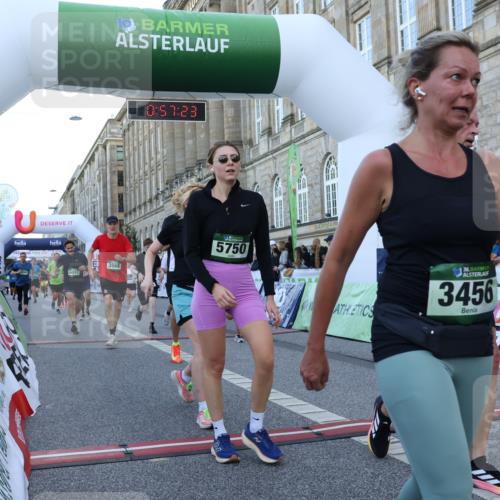 07.09.2025 - BARMER Alsterlauf Strokosch-Dieckow http://msf.ph/oto/8722027 07.09.2025 09:57:21 Ziel 2406, 2582, 2752, 2903, 2998, 3191, 3381, 3456, 3552, 3568, 3615, 3802, 3988, 4407, 4809, 5004, 5006, 5115, 5135, 5160, 5293, 5504, 5664, 5750, 5912, 5978, 6093, 8065, 8315, 8479 meine-sportfotos.de