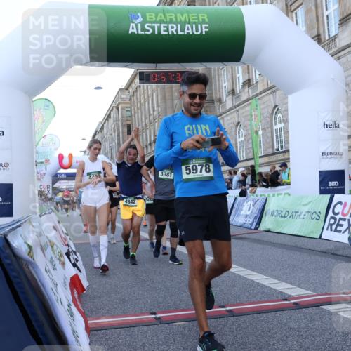 07.09.2025 - BARMER Alsterlauf Strokosch-Dieckow http://msf.ph/oto/8722049 07.09.2025 09:57:30 Ziel 2037, 2195, 2216, 2406, 2606, 2819, 2998, 3381, 4407, 4767, 4809, 4842, 4844, 5136, 5293, 5397, 5609, 5912, 5978, 6150, 6151, 8315 meine-sportfotos.de