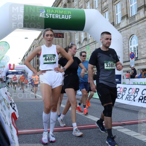 07.09.2025 - BARMER Alsterlauf Strokosch-Dieckow http://msf.ph/oto/8722053 07.09.2025 09:57:32 Ziel 2037, 2195, 2216, 2406, 2606, 2724, 2819, 3267, 3362, 3381, 4407, 4416, 4767, 4842, 4844, 5136, 5293, 5377, 5397, 5609, 5912, 5978, 6150, 6151 meine-sportfotos.de