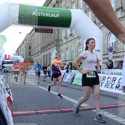 07.09.2025 - BARMER Alsterlauf Strokosch-Dieckow http://msf.ph/oto/8722056 07.09.2025 09:57:34 Ziel 2037, 2195, 2216, 2606, 2724, 2819, 3267, 3362, 3434, 3721, 4328, 4416, 4767, 4842, 4844, 5136, 5377, 5397, 5609, 6075, 6150, 6151 meine-sportfotos.de