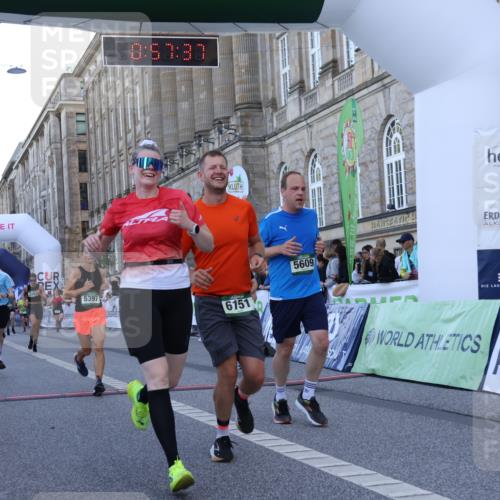 07.09.2025 - BARMER Alsterlauf Strokosch-Dieckow http://msf.ph/oto/8722059 07.09.2025 09:57:36 Ziel 2037, 2195, 2606, 2724, 3028, 3267, 3362, 3434, 3721, 4328, 4416, 5102, 5136, 5377, 5397, 5609, 6075, 6150, 6151, 8383 meine-sportfotos.de