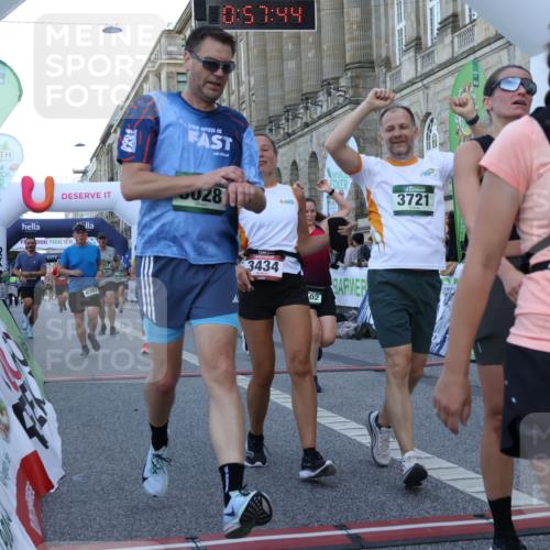 07.09.2025 - BARMER Alsterlauf Strokosch-Dieckow http://msf.ph/oto/8722078 07.09.2025 09:57:42 Ziel 2076, 2195, 2724, 3028, 3129, 3267, 3268, 3362, 3434, 3721, 4187, 4328, 4416, 4456, 4672, 4857, 4987, 5101, 5102, 5199, 5377, 5598, 5987, 6075, 8034, 8383 meine-sportfotos.de