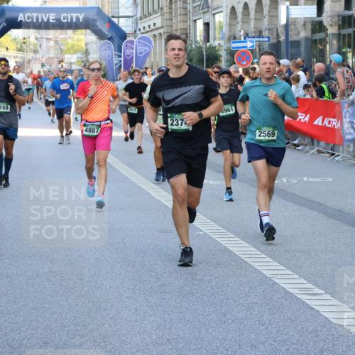 07.09.2025 - BARMER Alsterlauf Strokosch-Dieckow http://msf.ph/oto/8722110 07.09.2025 09:55:30 Ziel 2188, 2345, 2734, 3259, 3494, 3512, 3578, 3622, 3629, 3827, 3949, 4033, 4169, 4886, 4894, 5037, 5412, 5430, 5693, 5860, 6330, 8033, 8335 meine-sportfotos.de