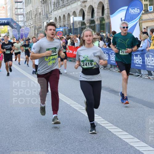 07.09.2025 - BARMER Alsterlauf Strokosch-Dieckow http://msf.ph/oto/8722130 07.09.2025 09:55:27 Ziel 2188, 2345, 2734, 2737, 3259, 3494, 3512, 3578, 3622, 3629, 3827, 3949, 4033, 4169, 4646, 4677, 4886, 4894, 5412, 5430, 5693, 5860, 5903, 6330, 8033 meine-sportfotos.de