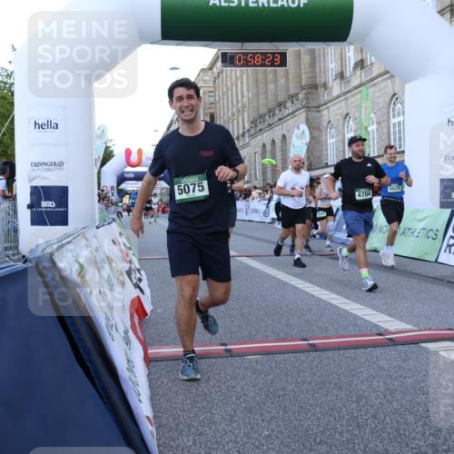 07.09.2025 - BARMER Alsterlauf Strokosch-Dieckow http://msf.ph/oto/8722179 07.09.2025 09:58:21 Ziel 2377, 2678, 4262, 4523, 4704, 4888, 4920, 5075, 5079, 5366, 5629, 5697, 5842, 5843, 5864, 5901, 6074, 6135, 6238, 8099 meine-sportfotos.de