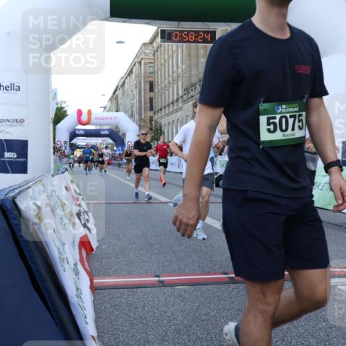 07.09.2025 - BARMER Alsterlauf Strokosch-Dieckow http://msf.ph/oto/8722182 07.09.2025 09:58:22 Ziel 2377, 2672, 2678, 4262, 4523, 4701, 4704, 4888, 4920, 5075, 5079, 5366, 5629, 5697, 5842, 5843, 5864, 5901, 6074, 6135, 6238 meine-sportfotos.de