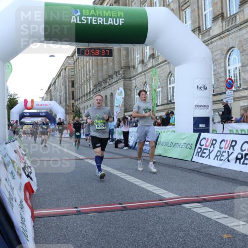 07.09.2025 - BARMER Alsterlauf Strokosch-Dieckow http://msf.ph/oto/8722223 07.09.2025 09:58:35 Ziel 2257, 2670, 3055, 4012, 4618, 4712, 4723, 4752, 5196, 5384, 5690, 6014, 6023, 6324, 8052, 8091, 8439 meine-sportfotos.de