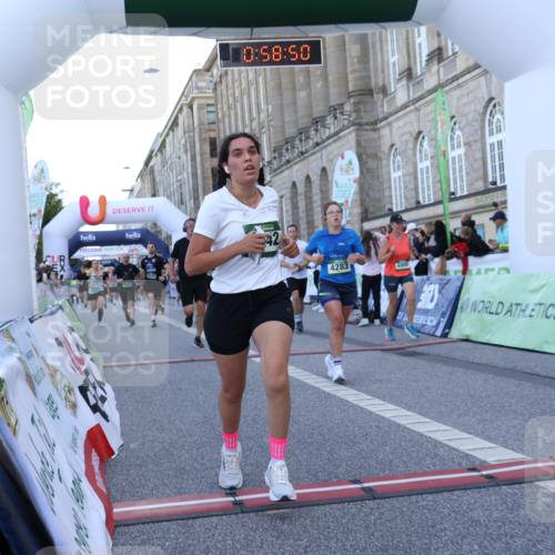07.09.2025 - BARMER Alsterlauf Strokosch-Dieckow http://msf.ph/oto/8722259 07.09.2025 09:58:48 Ziel 2729, 2730, 2740, 2984, 3207, 3347, 3813, 4006, 4229, 4283, 4843, 4873, 4900, 5260, 5567, 5685, 5793, 5929, 5930, 5981, 6001, 8042 meine-sportfotos.de