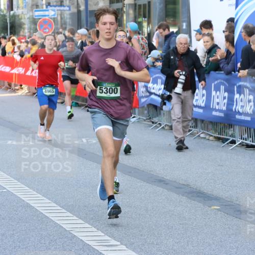 07.09.2025 - BARMER Alsterlauf Strokosch-Dieckow http://msf.ph/oto/8722264 07.09.2025 09:55:10 Ziel 2029, 2188, 2345, 2374, 2445, 2616, 2737, 2800, 3211, 3242, 3298, 3831, 3961, 4646, 4657, 4677, 4839, 5011, 5350, 5675, 5691, 5713, 5903, 8129, 8159, 8309 meine-sportfotos.de