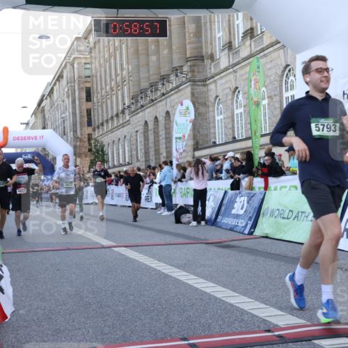 07.09.2025 - BARMER Alsterlauf Strokosch-Dieckow http://msf.ph/oto/8722279 07.09.2025 09:58:55 Ziel 2210, 2375, 2483, 2729, 2730, 2740, 3040, 3207, 3266, 3479, 3704, 3813, 4229, 4423, 4828, 4872, 5147, 5685, 5793, 5929, 5930, 5981, 6001, 8334 meine-sportfotos.de