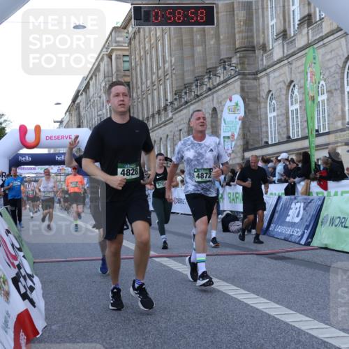 07.09.2025 - BARMER Alsterlauf Strokosch-Dieckow http://msf.ph/oto/8722283 07.09.2025 09:58:57 Ziel 2210, 2375, 2483, 2729, 2730, 2803, 3040, 3266, 3479, 3704, 3813, 4119, 4135, 4423, 4558, 4559, 4698, 4828, 4872, 5147, 5793, 6001, 8334 meine-sportfotos.de