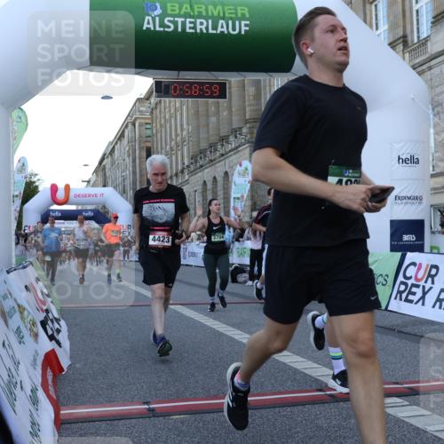 07.09.2025 - BARMER Alsterlauf Strokosch-Dieckow http://msf.ph/oto/8722287 07.09.2025 09:58:58 Ziel 2210, 2375, 2483, 2729, 2730, 2803, 3040, 3266, 3479, 3704, 3813, 4119, 4135, 4423, 4558, 4559, 4698, 4828, 4872, 5147, 5793, 6340, 8334 meine-sportfotos.de