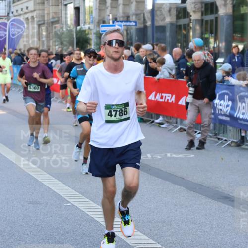 07.09.2025 - BARMER Alsterlauf Strokosch-Dieckow http://msf.ph/oto/8722289 07.09.2025 09:55:07 Ziel 2029, 2374, 2445, 2569, 2616, 2737, 2800, 3211, 3242, 3298, 3831, 3961, 4657, 4677, 4839, 4887, 5011, 5350, 5494, 5675, 5691, 5713, 8129, 8159, 8263, 8309 meine-sportfotos.de