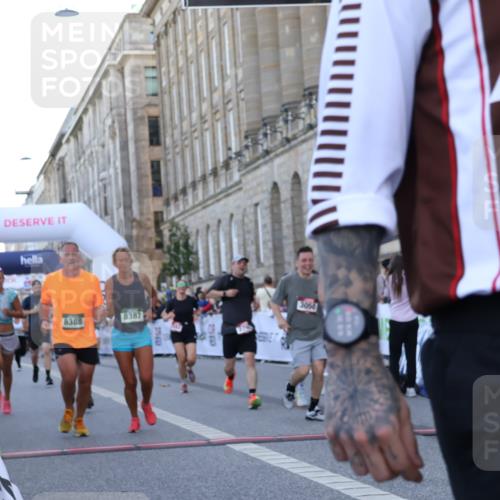 07.09.2025 - BARMER Alsterlauf Strokosch-Dieckow http://msf.ph/oto/8722312 07.09.2025 09:59:05 Ziel 2210, 2375, 2483, 2640, 2762, 2803, 2988, 3040, 3050, 3479, 3593, 3631, 4119, 4135, 4219, 4227, 4242, 4558, 4559, 4698, 4972, 5147, 5882, 5955, 6160, 6161, 6340, 8334, 8387, 8388 meine-sportfotos.de