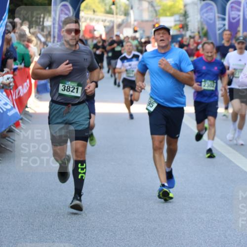 07.09.2025 - BARMER Alsterlauf Strokosch-Dieckow http://msf.ph/oto/8722326 07.09.2025 09:54:57 Ziel 2374, 2419, 2516, 2569, 2800, 3048, 3122, 3242, 3298, 3831, 3961, 4436, 4657, 4839, 4887, 5011, 5026, 5321, 5494, 5535, 5549, 5691, 5713, 5949, 8050, 8095, 8159, 8263, 8407 meine-sportfotos.de