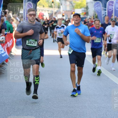 07.09.2025 - BARMER Alsterlauf Strokosch-Dieckow http://msf.ph/oto/8722329 07.09.2025 09:54:57 Ziel 2374, 2419, 2516, 2569, 2800, 3048, 3122, 3242, 3298, 3831, 3961, 4436, 4657, 4839, 4887, 5011, 5026, 5321, 5494, 5535, 5549, 5691, 5713, 5949, 8050, 8095, 8159, 8263, 8407 meine-sportfotos.de