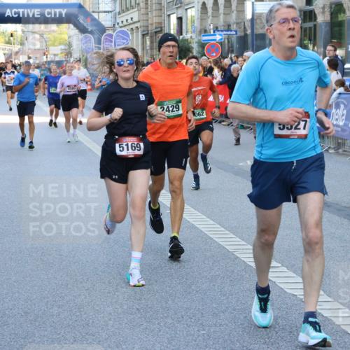 07.09.2025 - BARMER Alsterlauf Strokosch-Dieckow http://msf.ph/oto/8722370 07.09.2025 09:54:54 Ziel 2374, 2419, 2514, 2516, 2569, 3048, 3115, 3122, 3646, 3951, 3961, 4275, 4436, 4441, 4887, 4965, 5011, 5026, 5321, 5330, 5494, 5535, 5549, 5949, 6143, 8050, 8095, 8159, 8263, 8407 meine-sportfotos.de