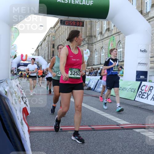 07.09.2025 - BARMER Alsterlauf Strokosch-Dieckow http://msf.ph/oto/8722375 07.09.2025 09:59:31 Ziel 2270, 2808, 2993, 3075, 3081, 3222, 3252, 3277, 3414, 3492, 3667, 3709, 3710, 3909, 4183, 4188, 4225, 4226, 4299, 4801, 5016, 5106, 5211, 5313, 5552, 5667, 5838, 6064, 6157, 6189, 6326 meine-sportfotos.de