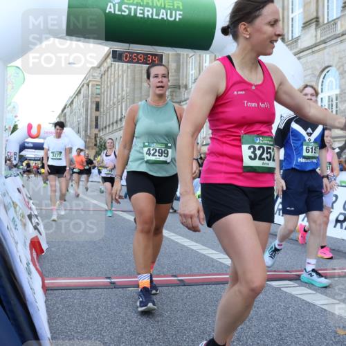 07.09.2025 - BARMER Alsterlauf Strokosch-Dieckow http://msf.ph/oto/8722378 07.09.2025 09:59:33 Ziel 2270, 2303, 2993, 3075, 3081, 3222, 3252, 3277, 3414, 3492, 3667, 3709, 3710, 3899, 3909, 4123, 4183, 4225, 4226, 4299, 4700, 4801, 5106, 5211, 5313, 5552, 5667, 6064, 6157, 6189, 6326 meine-sportfotos.de