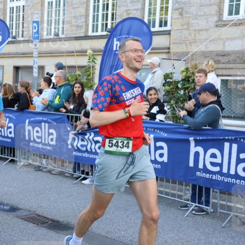 07.09.2025 - BARMER Alsterlauf Strokosch-Dieckow http://msf.ph/oto/8722383 07.09.2025 09:54:50 Ziel 2419, 2514, 2516, 2569, 3048, 3115, 3122, 3646, 3662, 3951, 4275, 4386, 4436, 4441, 4887, 4965, 4980, 5011, 5026, 5300, 5321, 5330, 5494, 5535, 5549, 5607, 5949, 6143, 8016, 8050, 8095, 8263, 8407 meine-sportfotos.de