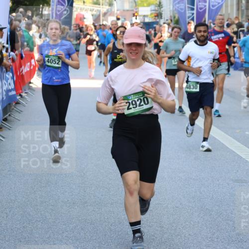07.09.2025 - BARMER Alsterlauf Strokosch-Dieckow http://msf.ph/oto/8722393 07.09.2025 09:54:43 Ziel 2302, 2514, 2751, 3115, 3122, 3646, 3662, 3951, 4014, 4275, 4386, 4436, 4441, 4786, 4965, 4980, 5055, 5300, 5321, 5330, 5549, 5607, 5949, 6062, 6079, 6143, 6215, 8016 meine-sportfotos.de