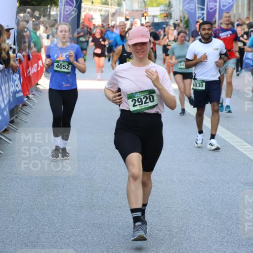 07.09.2025 - BARMER Alsterlauf Strokosch-Dieckow http://msf.ph/oto/8722395 07.09.2025 09:54:43 Ziel 2302, 2514, 2751, 3115, 3122, 3646, 3662, 3951, 4014, 4275, 4386, 4436, 4441, 4786, 4965, 4980, 5055, 5300, 5321, 5330, 5549, 5607, 5949, 6062, 6079, 6143, 6215, 8016 meine-sportfotos.de