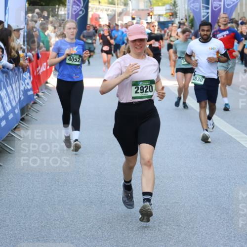 07.09.2025 - BARMER Alsterlauf Strokosch-Dieckow http://msf.ph/oto/8722399 07.09.2025 09:54:43 Ziel 2302, 2514, 2751, 3115, 3122, 3646, 3662, 3951, 4014, 4275, 4386, 4436, 4441, 4786, 4965, 4980, 5055, 5300, 5321, 5330, 5549, 5607, 5949, 6062, 6079, 6143, 6215, 8016 meine-sportfotos.de